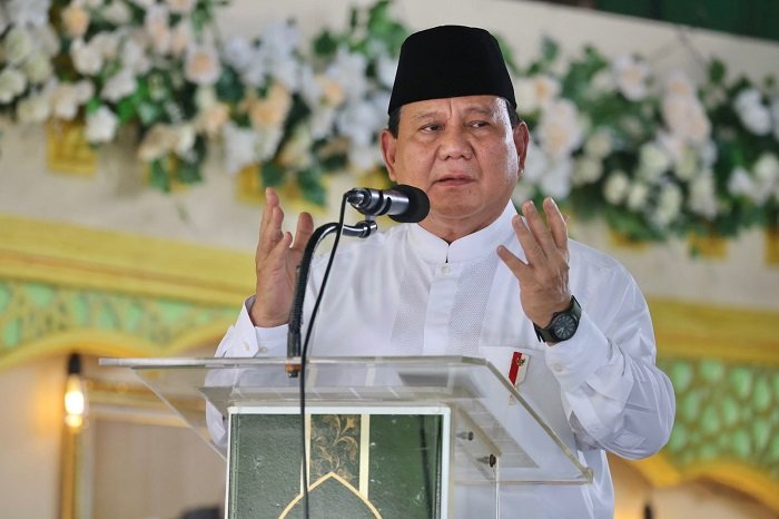 Menteri Pertahanan Prabowo Subianto menghadiri Haul Akbar Sulthounul Qulub Alhabib Munzir Almusawa ke-10 di Kawasan Rajawati, Pancoran, Jakarta Selatan, Minggu, 28 Mei 2023. (Dok. Tim Media Prabowo Subianto)