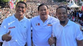 Menteri Pertahanan Prabowo Subianto bersama Gubernur Sulawesi Selatan Andi Sudirman Sulaiman dan Mantan Menteri Pertanian dan mantan Menteri Pertanian Arman Sulaiman, (Dok. Tim Media Prabowo Subianto)