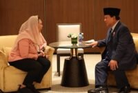 Ketua Umum DPP Partai Gerindra Prabowo Subianto Bersama Yenny Wahid.  (Facbook.com/@Yenny Wahid)
