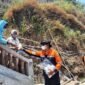 Akibat kebakaran hutan dan lahan (karhutla) kembali terjadi di Gunung Merbabu pada Jumat (27/10/2023), BPBD Kabupaten Semarang mengevakuasi warga Dusun Ngaduman, Kecamatan Getasan. (Dok. BPBD Kabupaten Semarang)