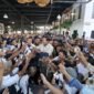 Capres nomor urut 2, Prabowo Subianto menyapa ratusan pedagang bakso, mie ayam dan UMKM se-Bekasi di Bandar Djakarta Bekasi. (Dok. TKN Prabowo Gibran)

