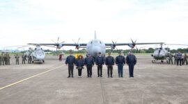 Presiden Joko Widodo dan Menteri Pertahanan RI Prabowo Subianto menghadiri acara Penyerahan Pesawat C-130J-30 Super Hercules di Lanud Halim Perdana Kusuma. (Dok. Tim Media Prabowo Subianto)

