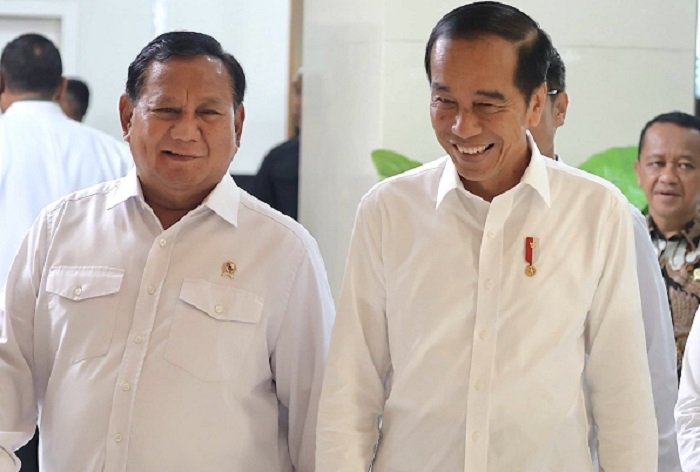 Presiden Joko Widodo bersama Pesiden Terpilih 2024-2029, Prabowo Subianto. (Facebook.com @Prabowo Subianto)