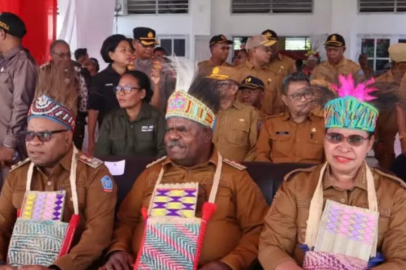 Peluncuran program ini digelar di Lapangan Trinati, dan dihadiri oleh Gubernur Papua Barat Daya Elisa Kambu serta Bupati Sorong Selatan Petronela Krenak.