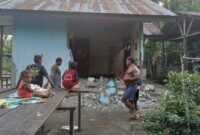 Kerusakan bangunan di Kampung Dabe akibat gempa kuat menimbulkan tantangan penanganan darurat. (DOk. BPBD)