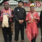 Gubernur Elisa Kambu melepas rombongan karnaval budaya dengan semangat persatuan. (Dok. Dullah)